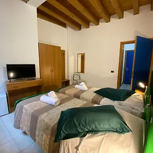 Casa Santa Caterina E Sant Antonio Padua